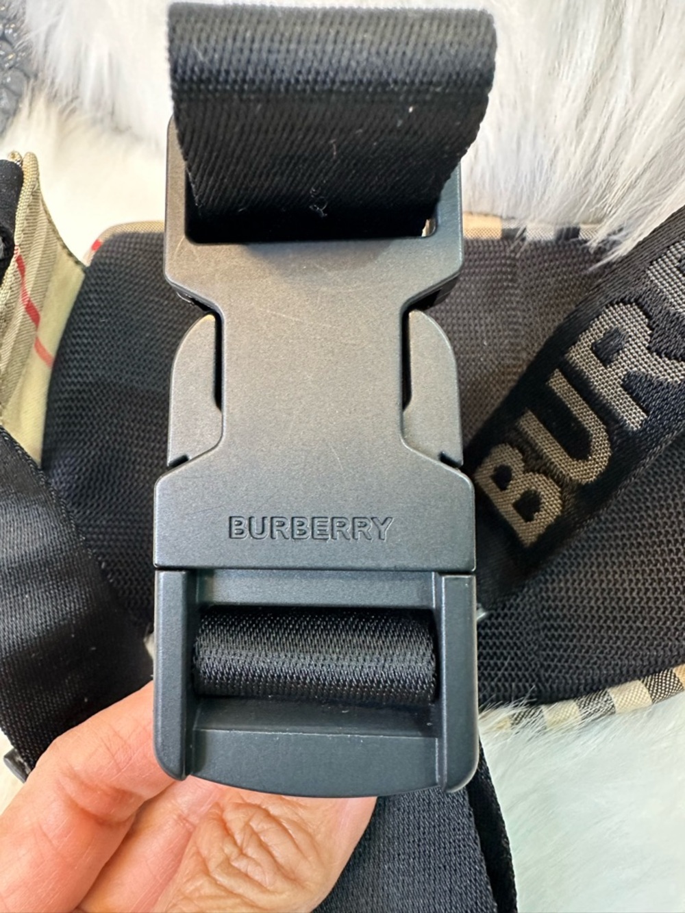 Burberry Classic Nova Check Tan and Black Belt Bag - Picture 11 of 17